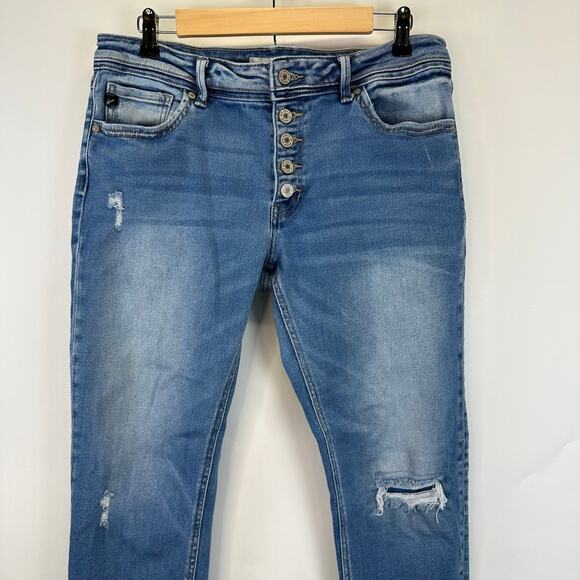 KanCan Estilo Medium Rise Distressed Knee Butterfly Button Jeans Womens 15/31 - Picture 2 of 16